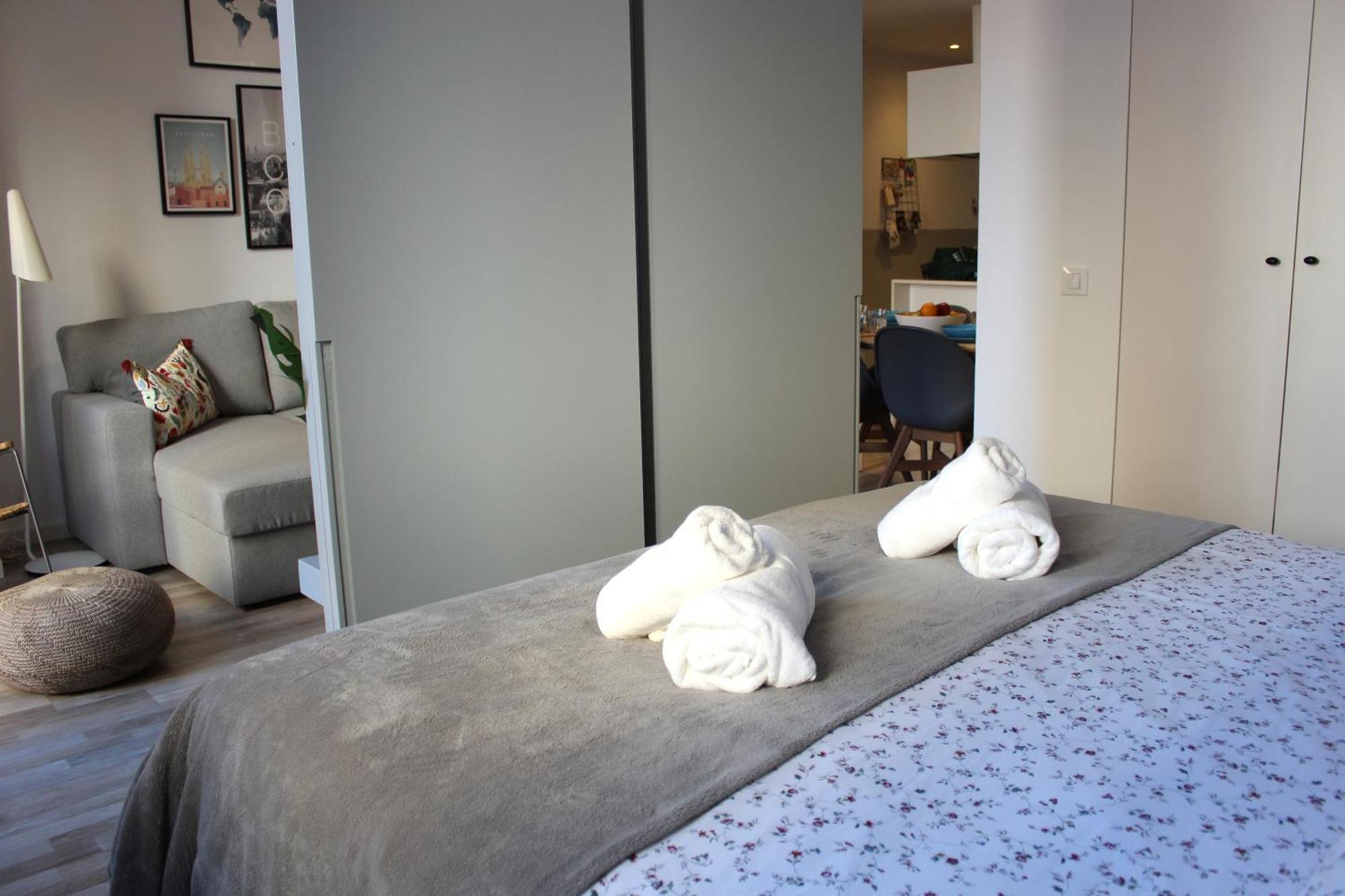 Appartamento Piso Nuevo Al Lado De La Sagrada Familia. *